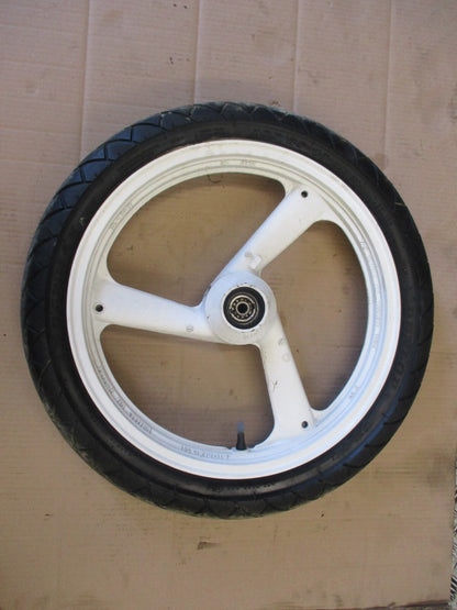 Roue avant avec pneu DUNLOP Arrowmax ayant peu roulé pour Yamaha 125 TZR - 2RL