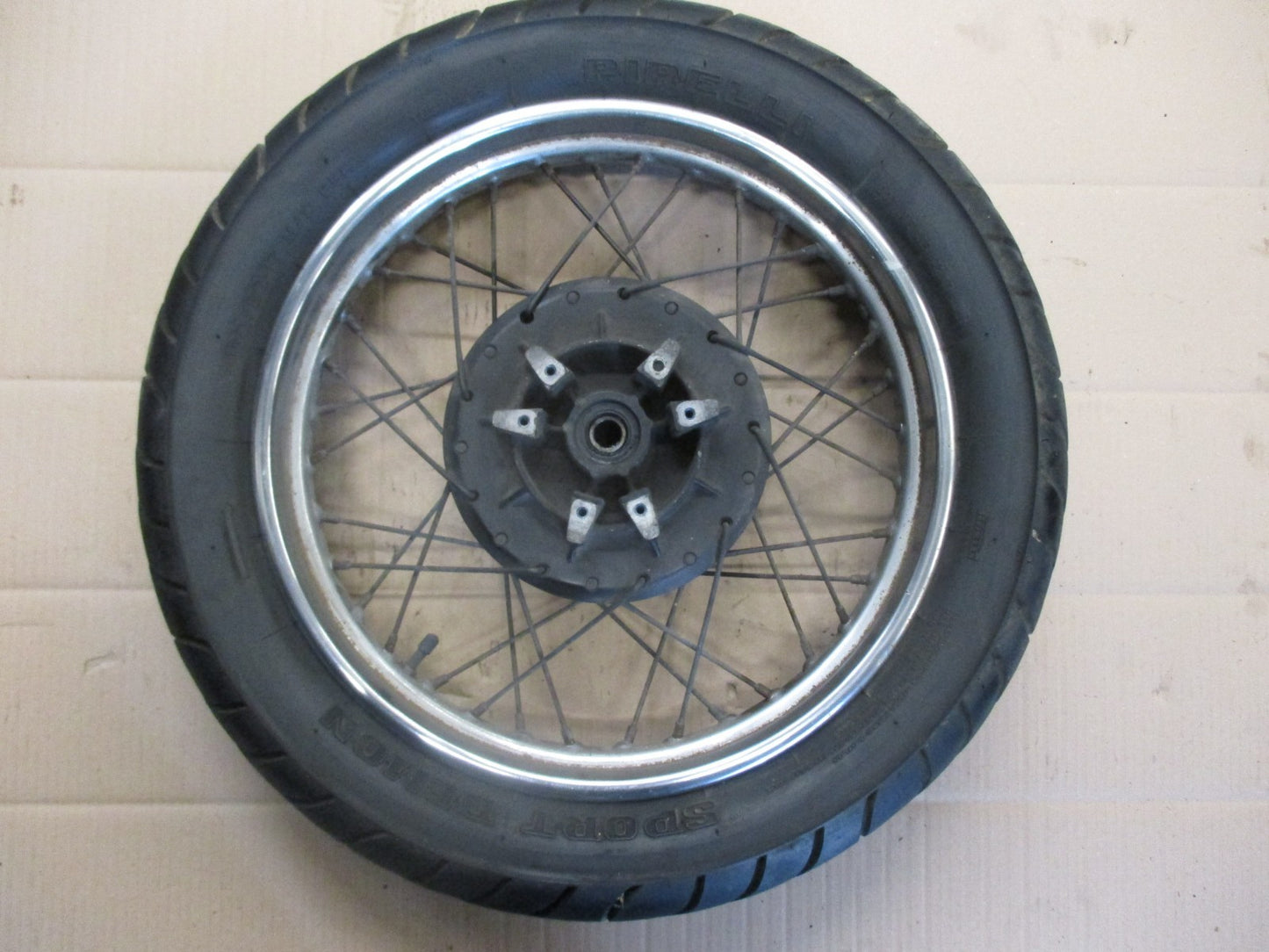 Roue arrière d'origine en acier chromé pour Yamaha 600 XTE - 3TB - 4PT - DJ02
