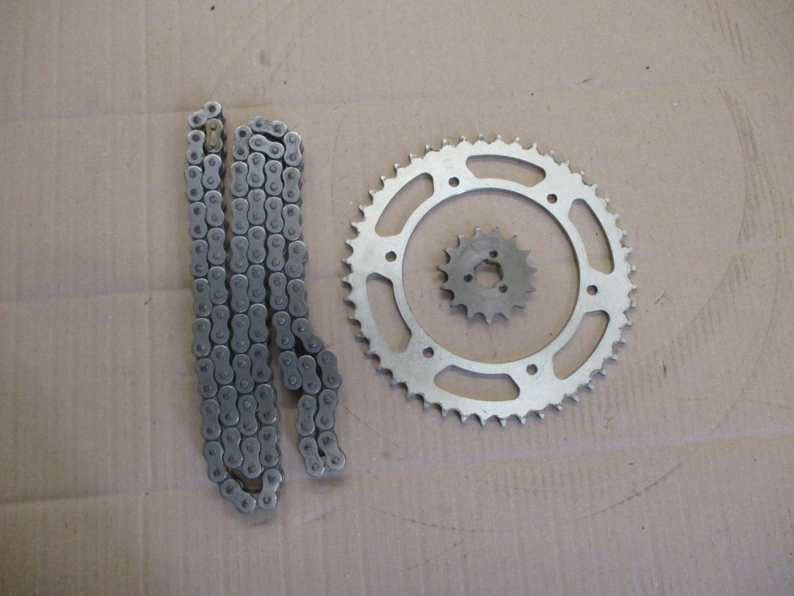 Kit chaîne jamais roulé Suzuki 750 DR - 800 DR - SR41A - SR42A