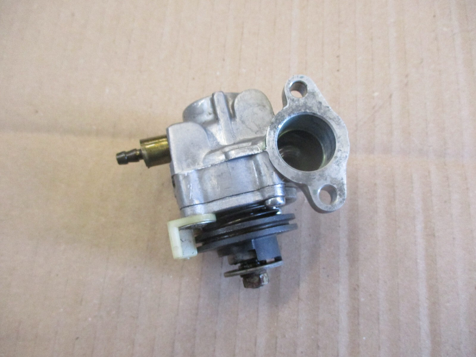 Pompe à huile avec linguet plastique blanc pour Yamaha 125 DTMX - 2A8