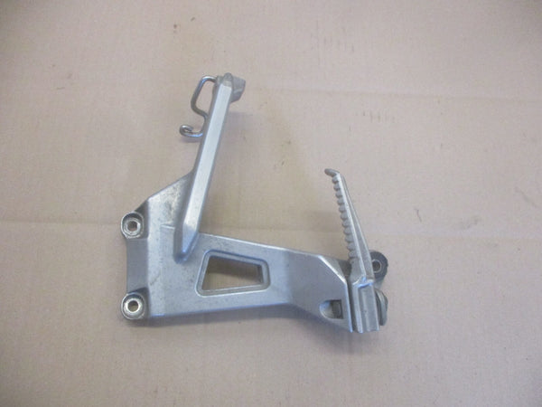 Platine cale pied arrière gauche pour Honda 750 VFR - RC24