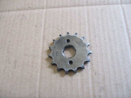 Pignon de sortie de boite 15 dents pour Yamaha 125 DTLC - 10V
