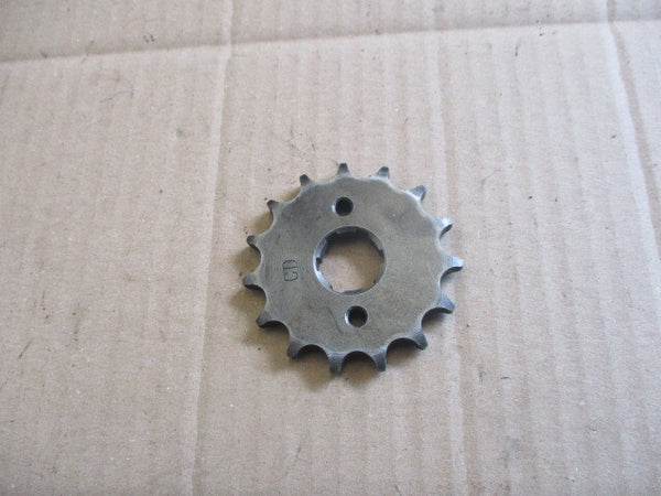 Pignon de sortie de boite 15 dents pour Yamaha 125 DTLC - 10V