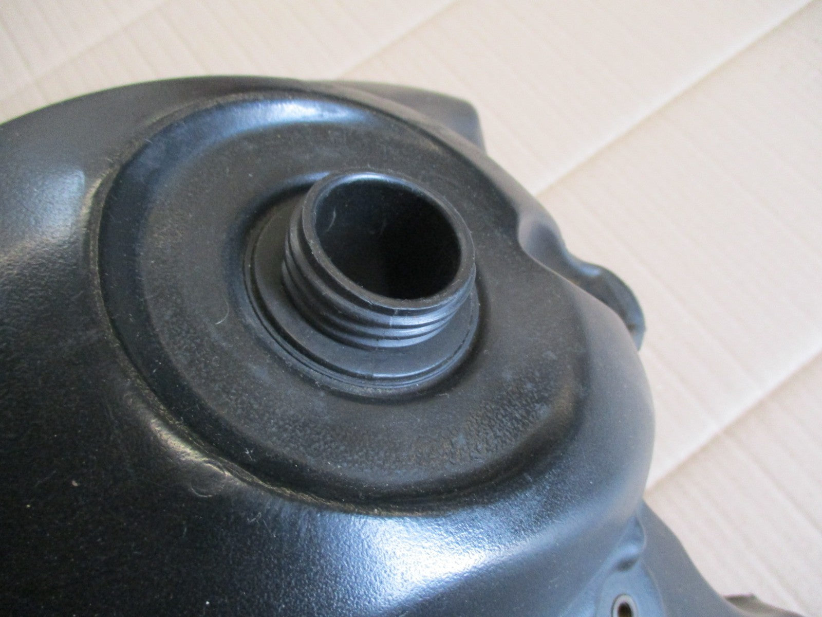 Réservoir d'essence pour Yamaha 125 XTX - XTR phase 1 - bouchon essence à visser
