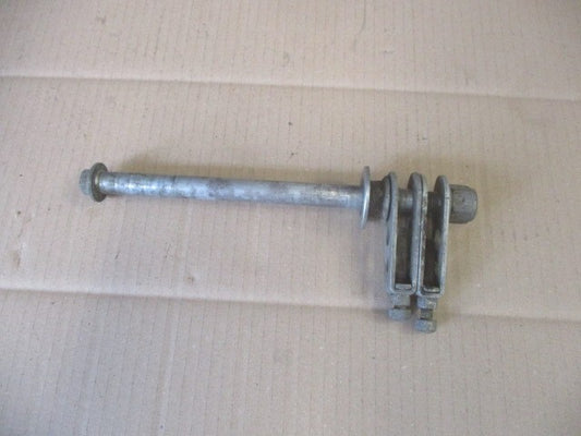 Axe de roue arrière pour Suzuki 125 TSX - SF13A