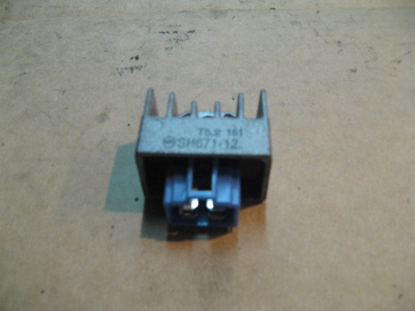 Régulateur pour Yamaha 125 XTX - XTR