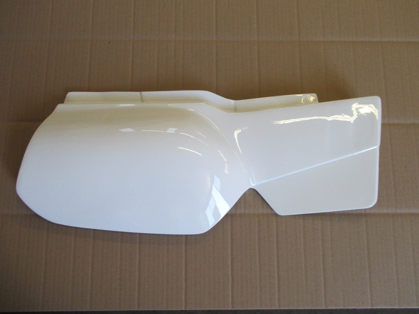 Cache latéral droit NEUF pour Yamaha 600 Ténéré - 1VJ