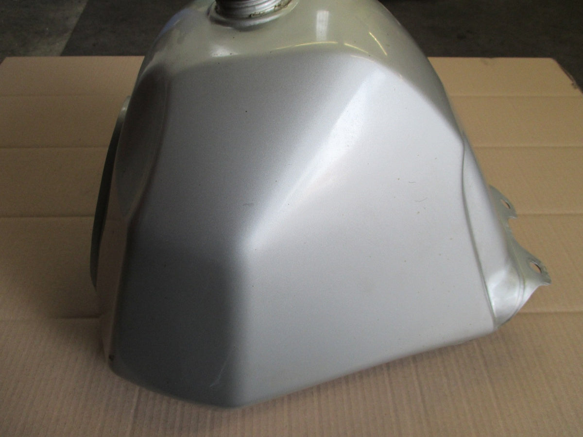 Réservoir d'essence pour Suzuki 600 DR - 650 DR - SN41A - SP41A