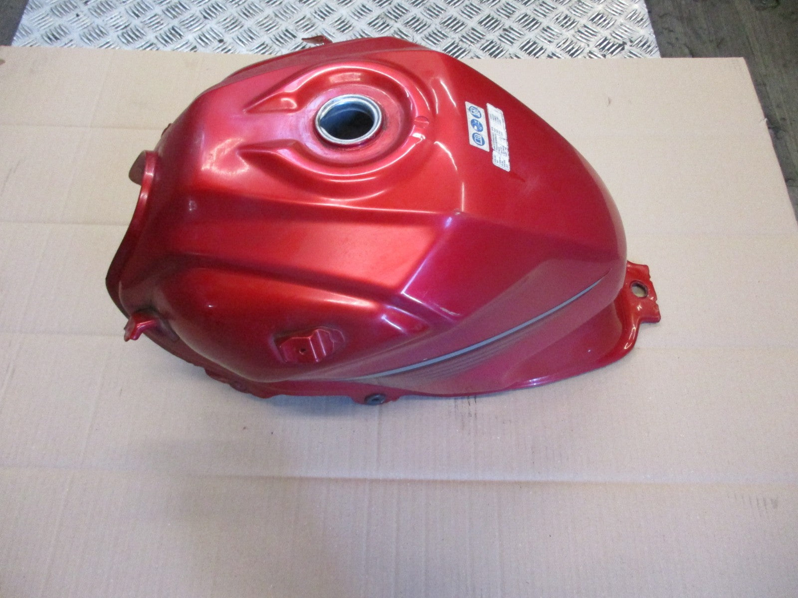 Réservoir d'essence pour Honda 125 CBF - JC74