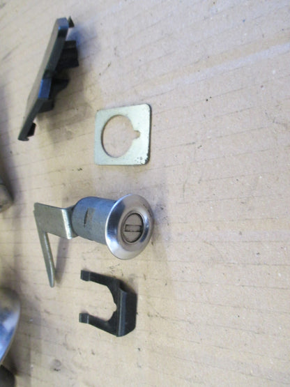Nieman + bouchon + serrure de selle pour Honda 125 CBF - JC74