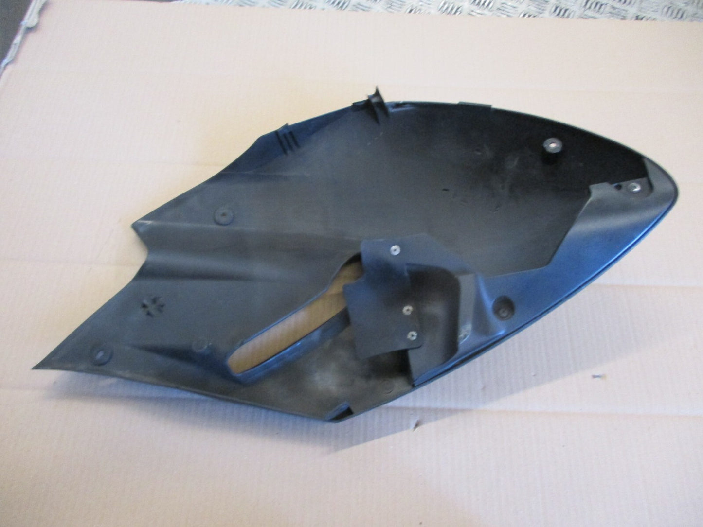 Flanc gauche pour Yamaha 900 TDM - RN081 - 2002 / 2005