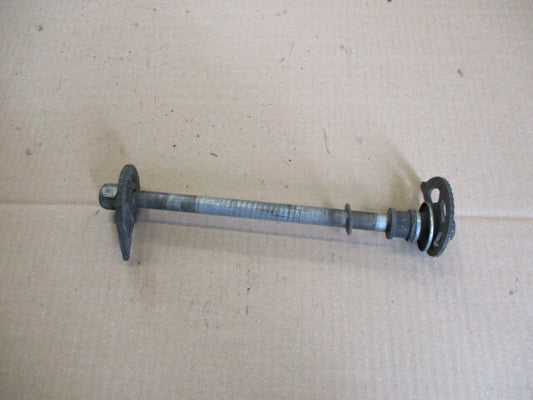 Axe de roue arrière pour Suzuki 125 DR - SF44A
