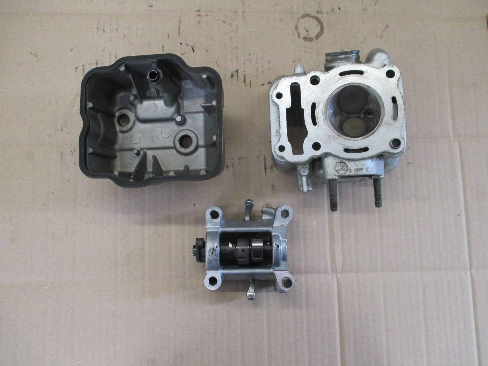 Culasse complète pour Honda 125 CBR - JC34