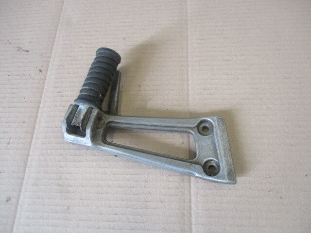 Cale pied arrière droit pour Yamaha 125 TDR modèle 3XD