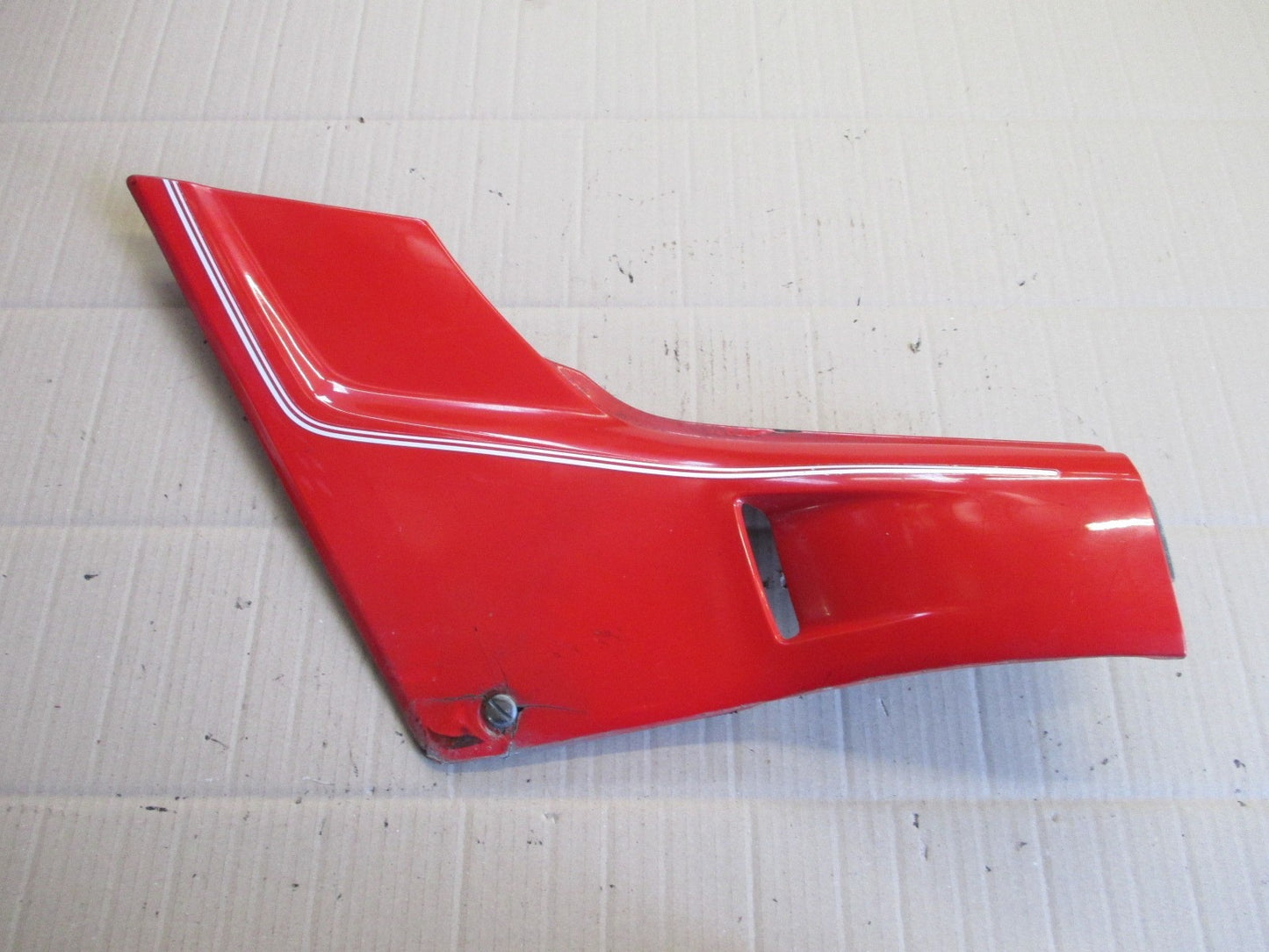 Cache latéral gauche pour Honda 750 VFR - RC24