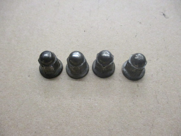 Ecrous de fixation collecteur d'échappement Honda 600 XLL - XLM - XLLM - PD04