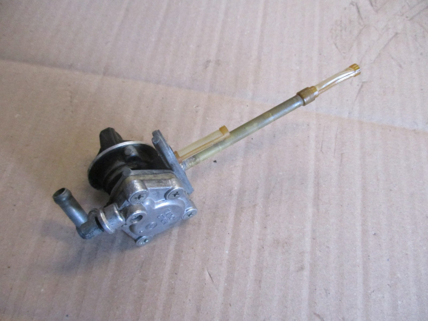 Robinet d'essence pour Suzuki 650 Freewind