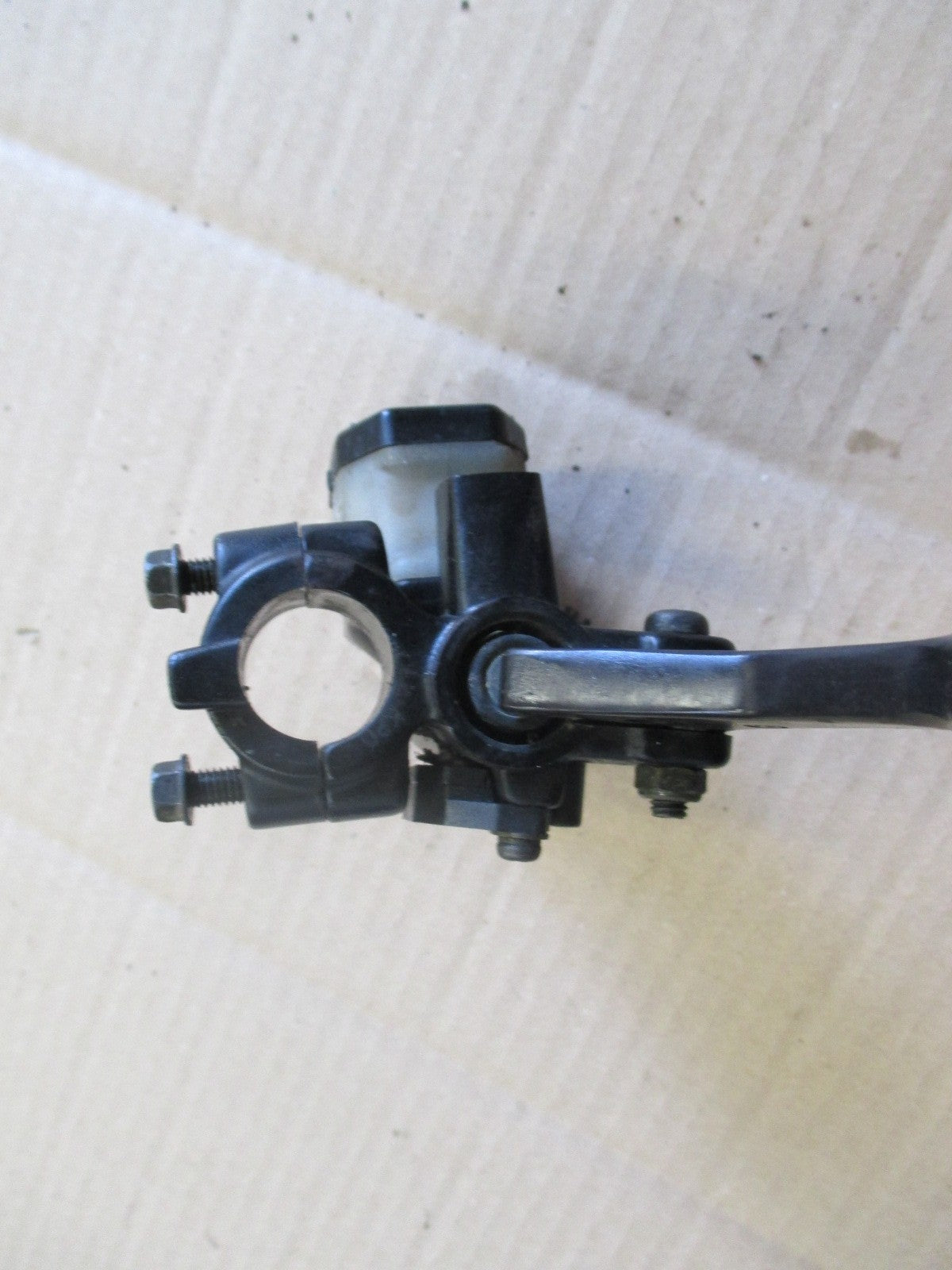 Maitre cylindre de frein avant d'origine pour Suzuki 125 GN - NF41A
