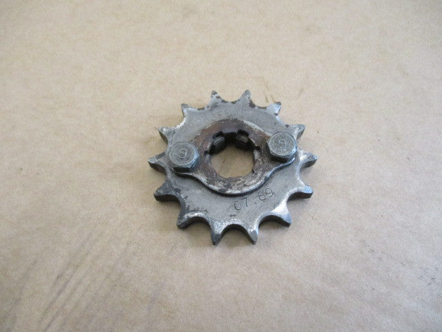 Pignon sortie de boite 14 dents + plaquette fixation Yamaha 125 XT - 12V - 3YU