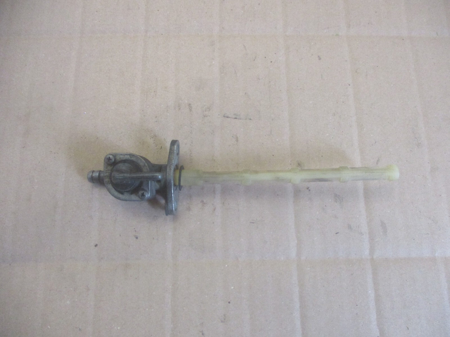 Robinet d'essence pour Yamaha 600 TTR - DJ01 - 1999