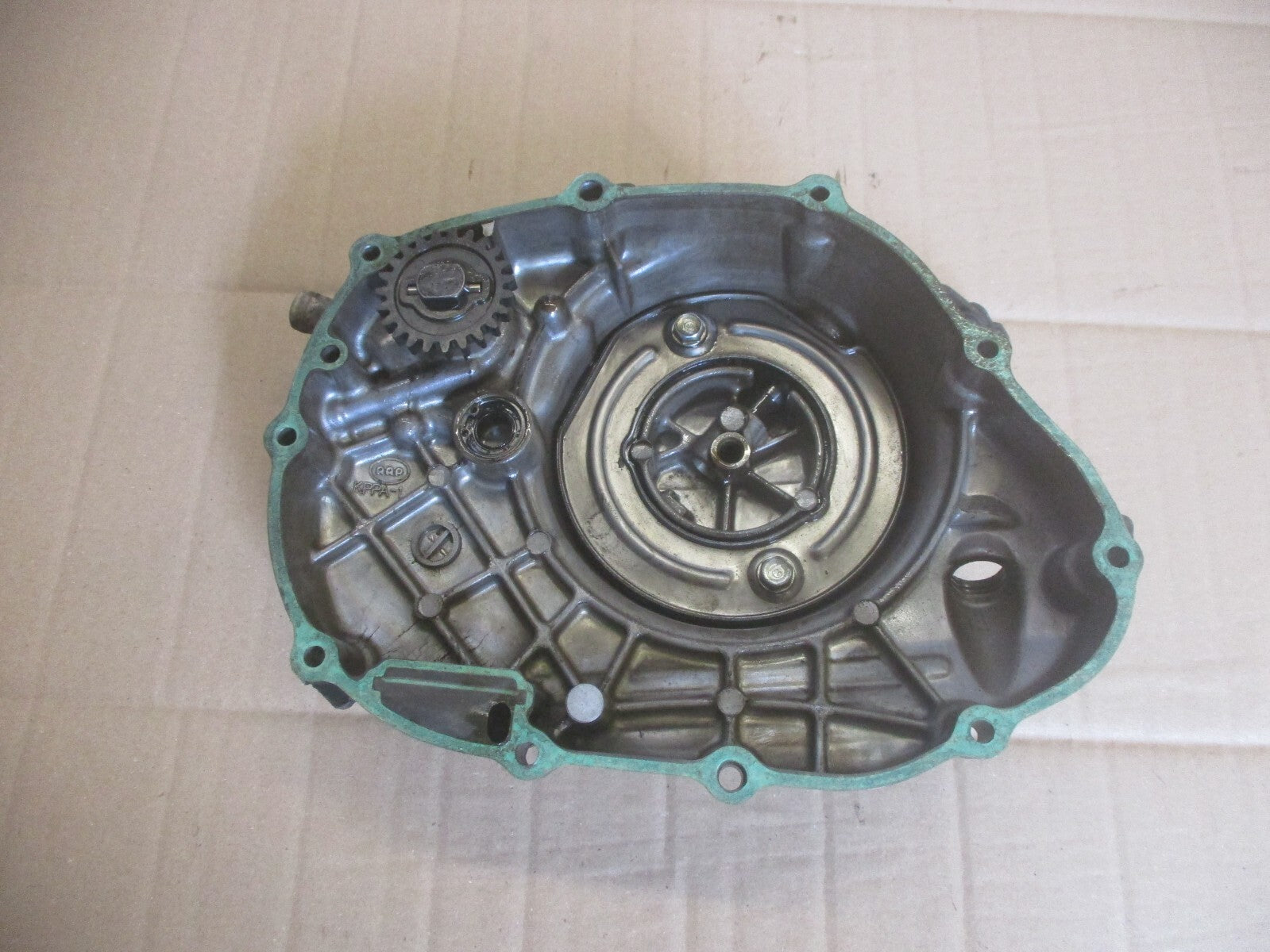 Carter d'embrayage + pompe à eau pour Honda 125 CBR - JC34