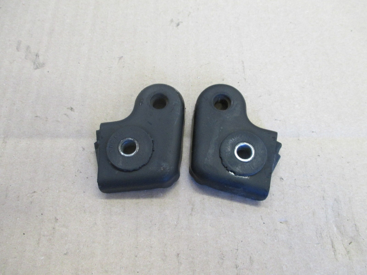 Pattes de clignotants arrières pour Suzuki 125 GT