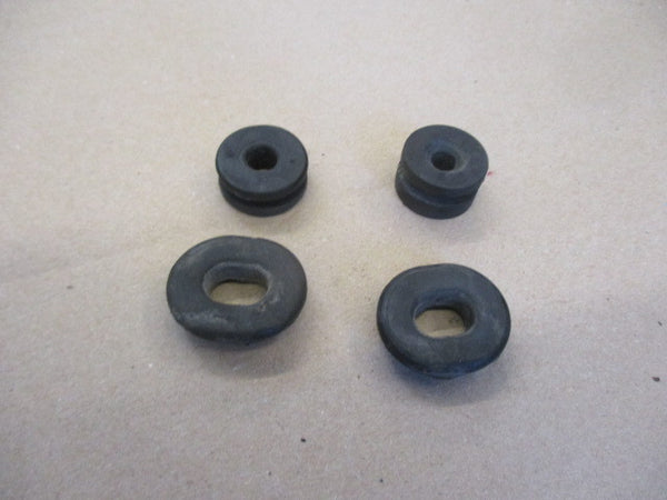 Caoutchoucs de fixation caches latéraux pour Yamaha 125 DTLC - 34X - 1HR - 57U