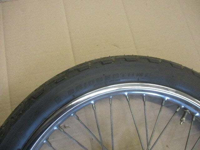 Roue avant avec pneu très peu roulé pour Suzuki 125 GN - NF41A