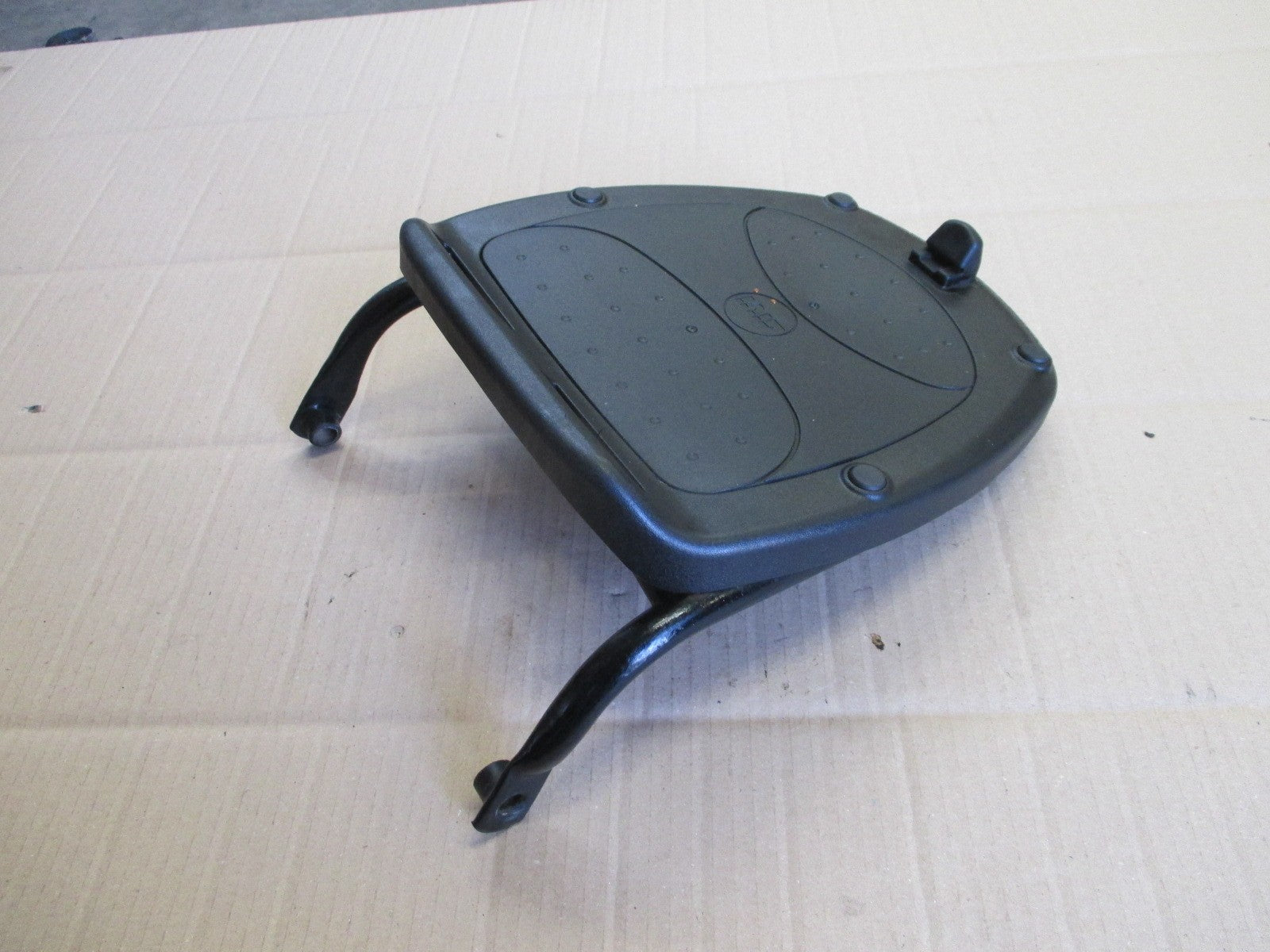 Porte bagage + Platine top case GIVI pour Yamaha 125 XT - 12V - 3YU