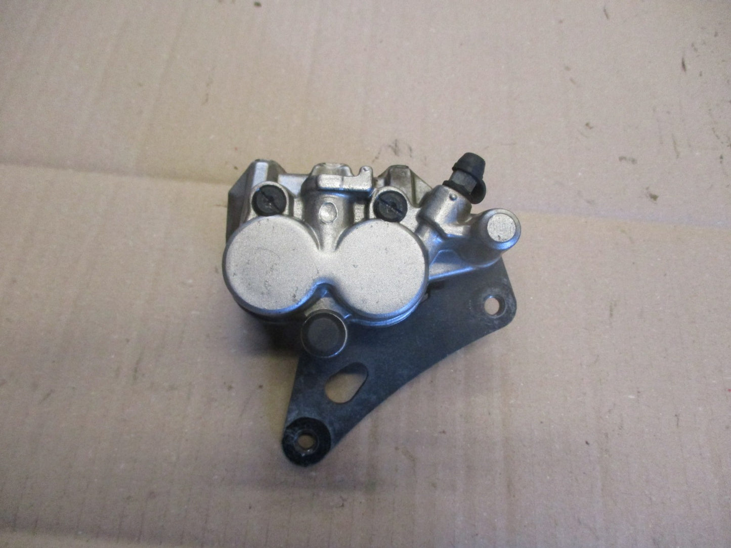 Etrier de frein avant pour Honda 125 XLV Varadéro - JC32