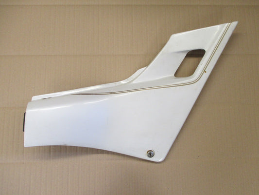 Cache latéral droit pour Honda 750 VFR - RC24