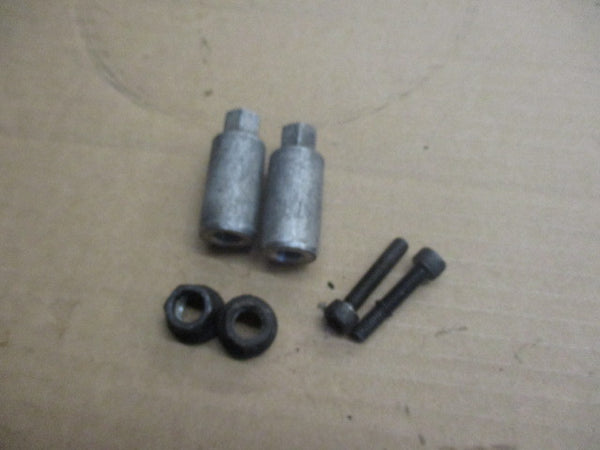 Vis et écrous de fixation cylindre pour Yamaha 600 Ténéré - 34L - 55W - 1VJ