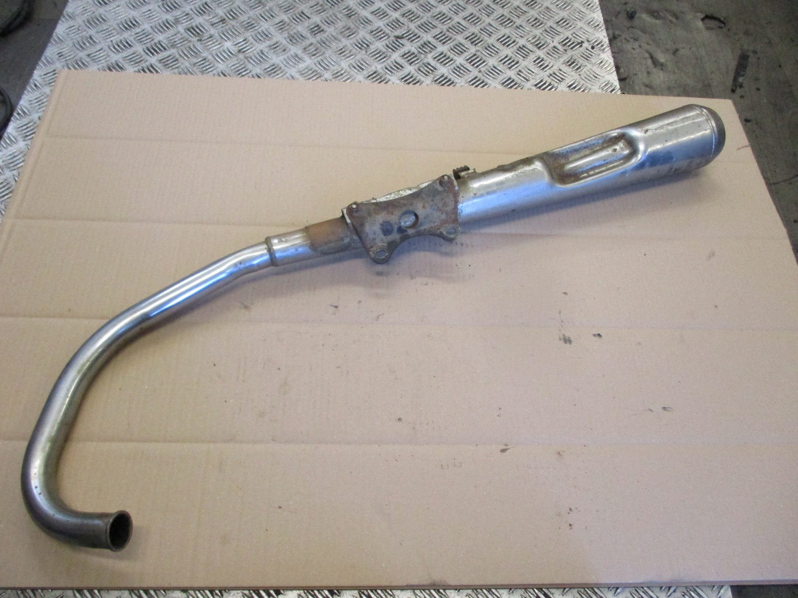 Pot d'échappement gauche pour Honda 125 CBT - CB125T - 125 Twin