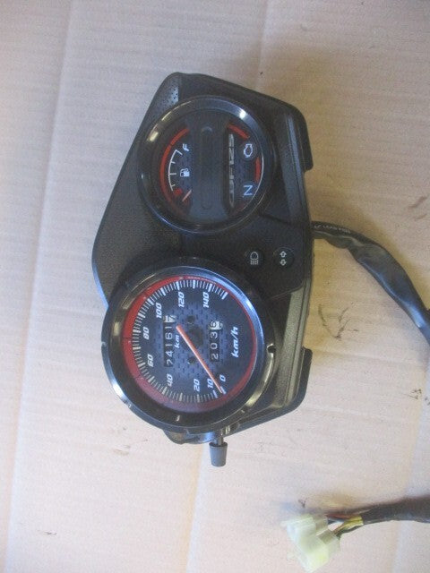 Bloc compteur 24181 kms pour Honda 125 CBF - JC40A
