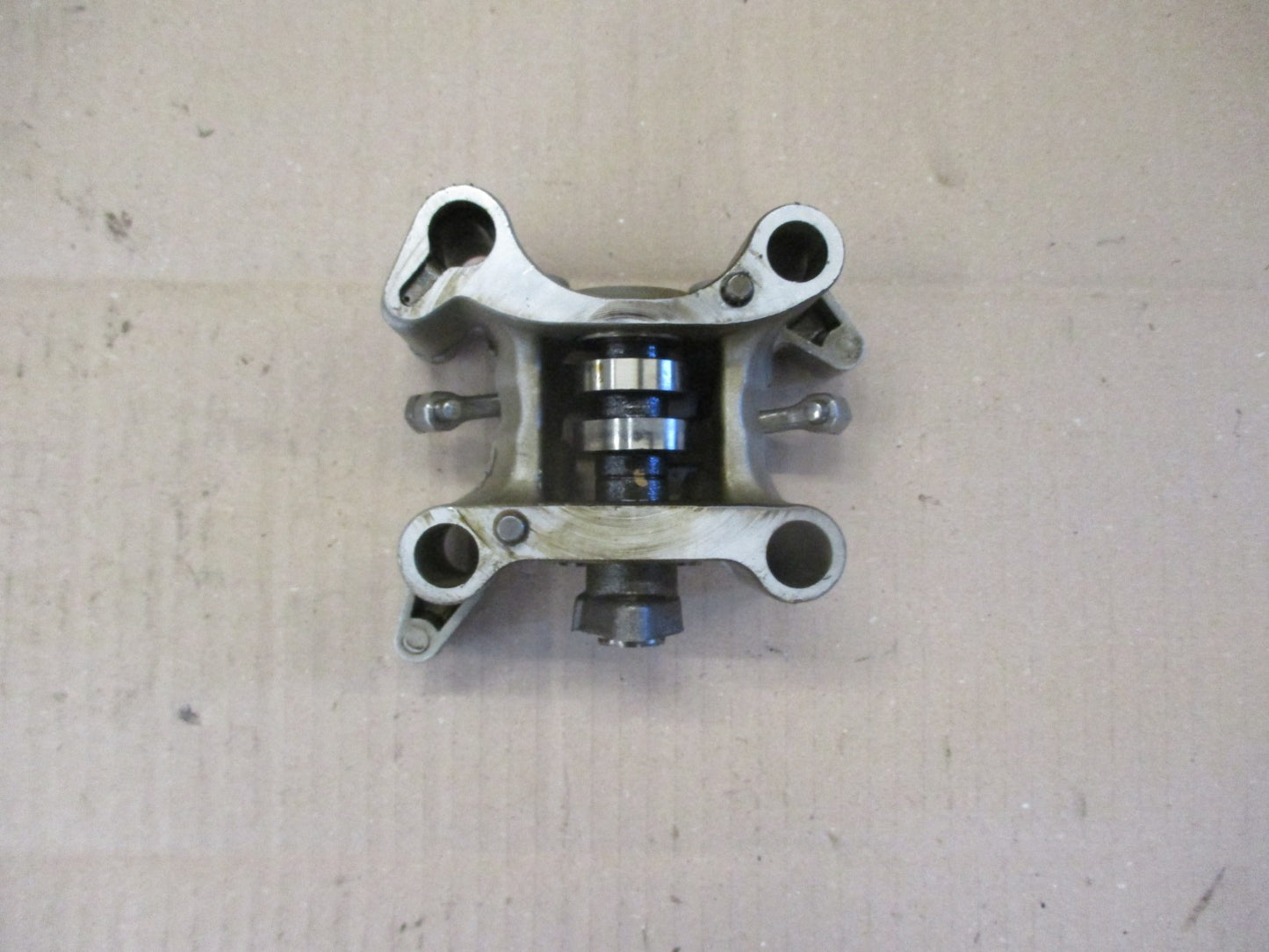 Arbre à cames  culbuteurs pour Honda 125 CBF - JC74