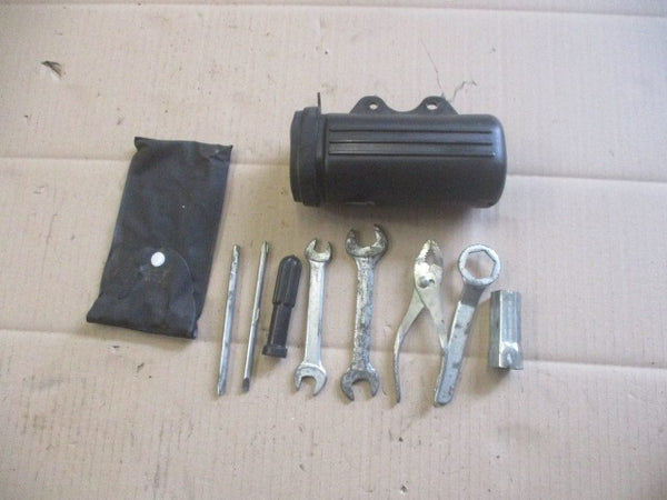 Boite outils + outils pour Suzuki 125 TSX - SF13A