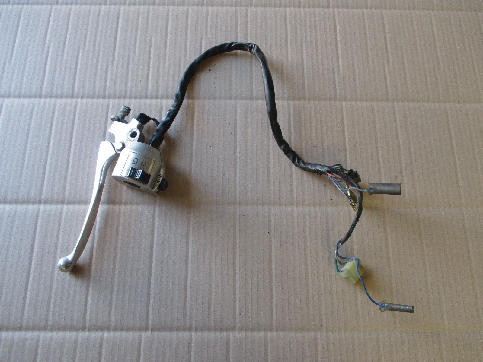 Commodo gauche + poignée d'embrayage pour Honda 125 CM - JC05