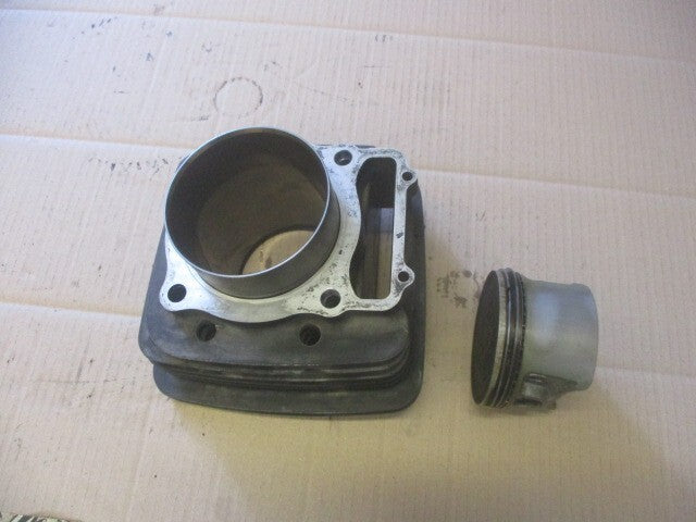 Cylindre / piston pour Honda 600 XLL - XLM - XLLM - PD04