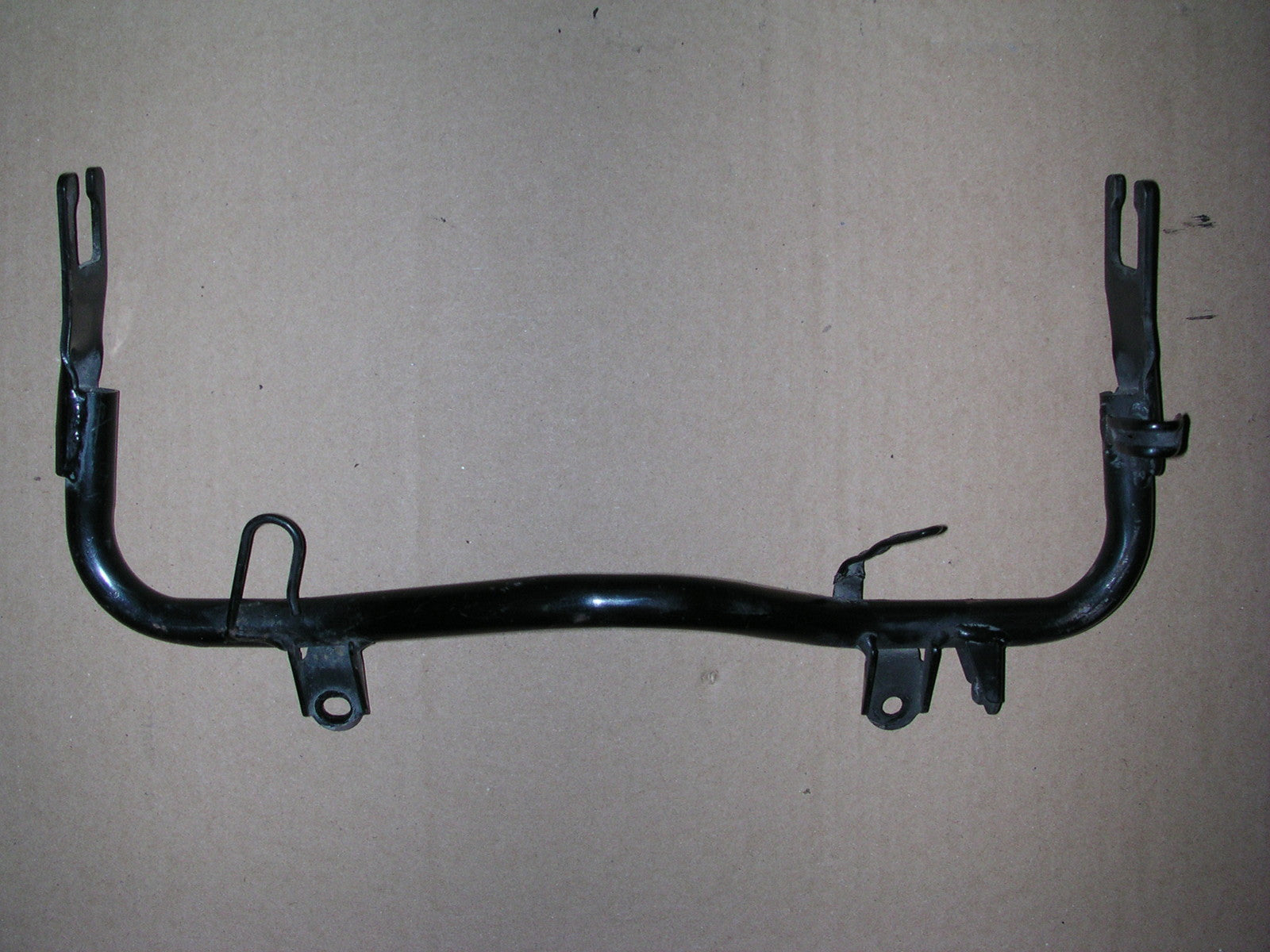Barre inférieure de fixation flancs de carénage Honda 650 Africa twin - RD03