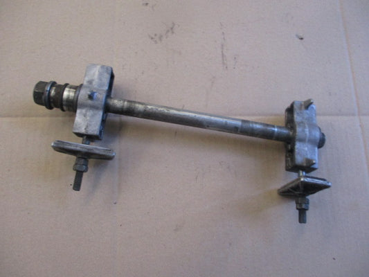 Axe de roue arrière pour Honda 650 NX Dominator - RD02 - RD08A