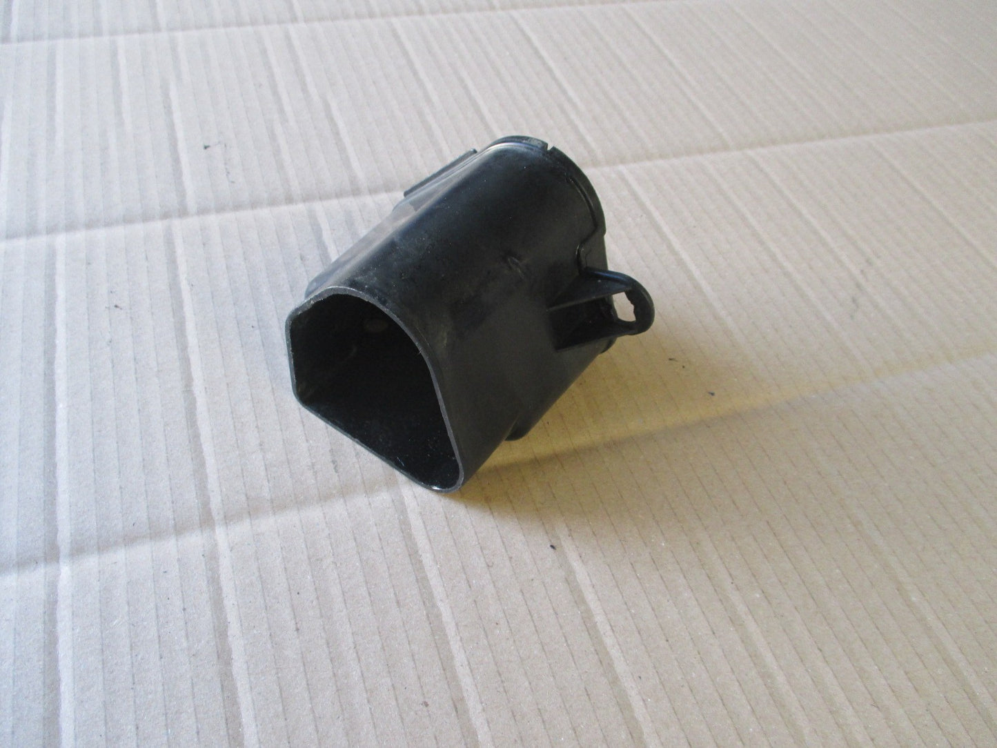 Boite à outils vide sans la porte pour Honda 125 CM - JC05