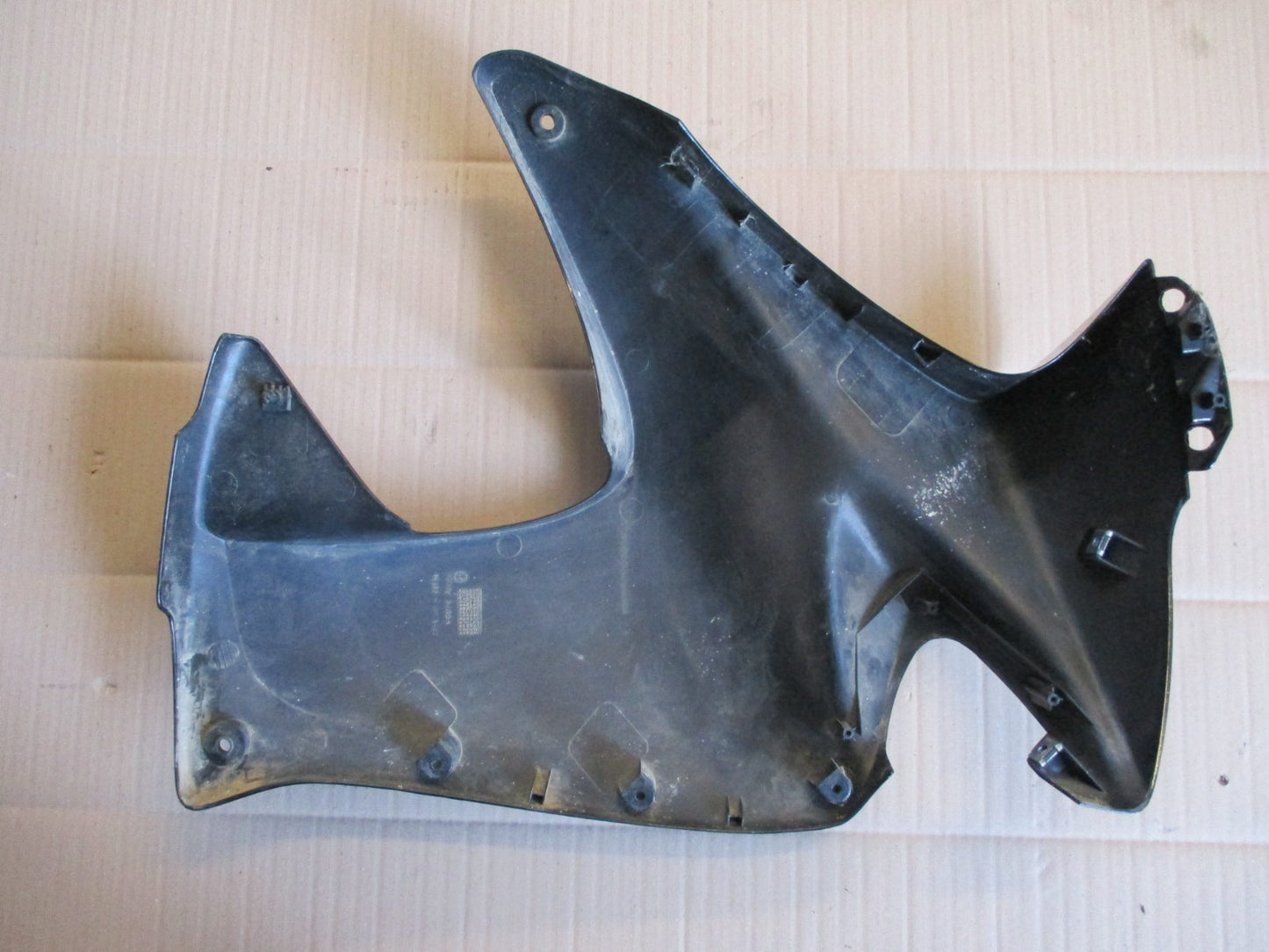 Flanc de carénage gauche pour Honda 125 XLV Varadéro - JC32