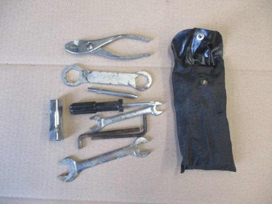 Pochette outils + outils pour Yamaha 125 TW - DE01 - DE054