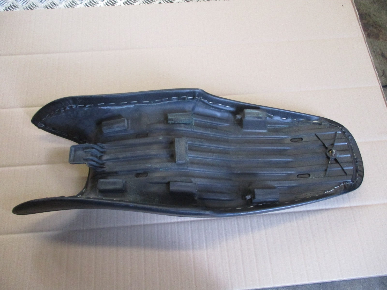 Selle pour Honda 125 CLR - JD18A