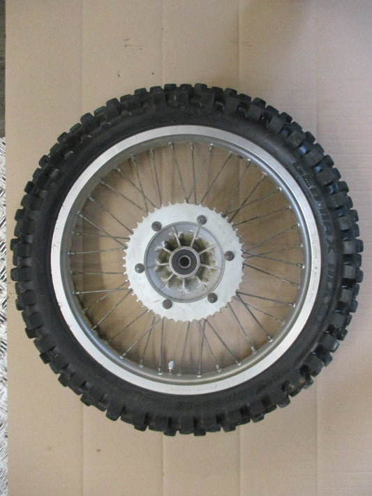 Roue arrière avec pneu cross très peu servi pour Kawasaki 125 KMX - MX125B