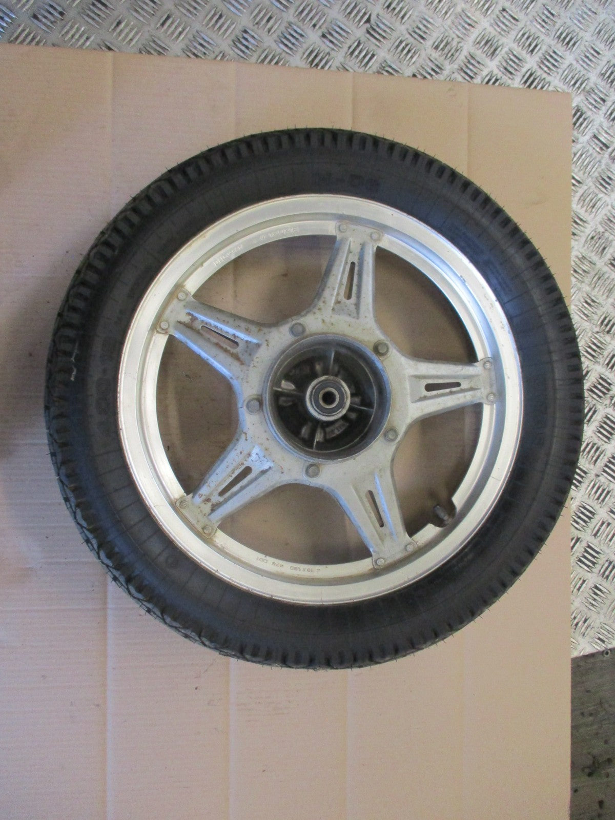 Roue arrière pour Honda 125 CBT - CB125T - 125 Twin