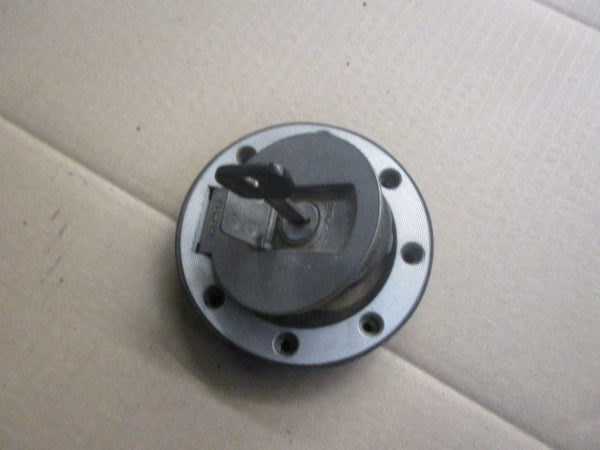 Bouchon essence à clé pour Yamaha 850 TDM - 3VD