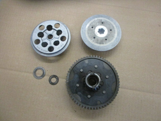 Cloche + noix + couvercle d'embrayage pour Suzuki 125 DR - SF41A