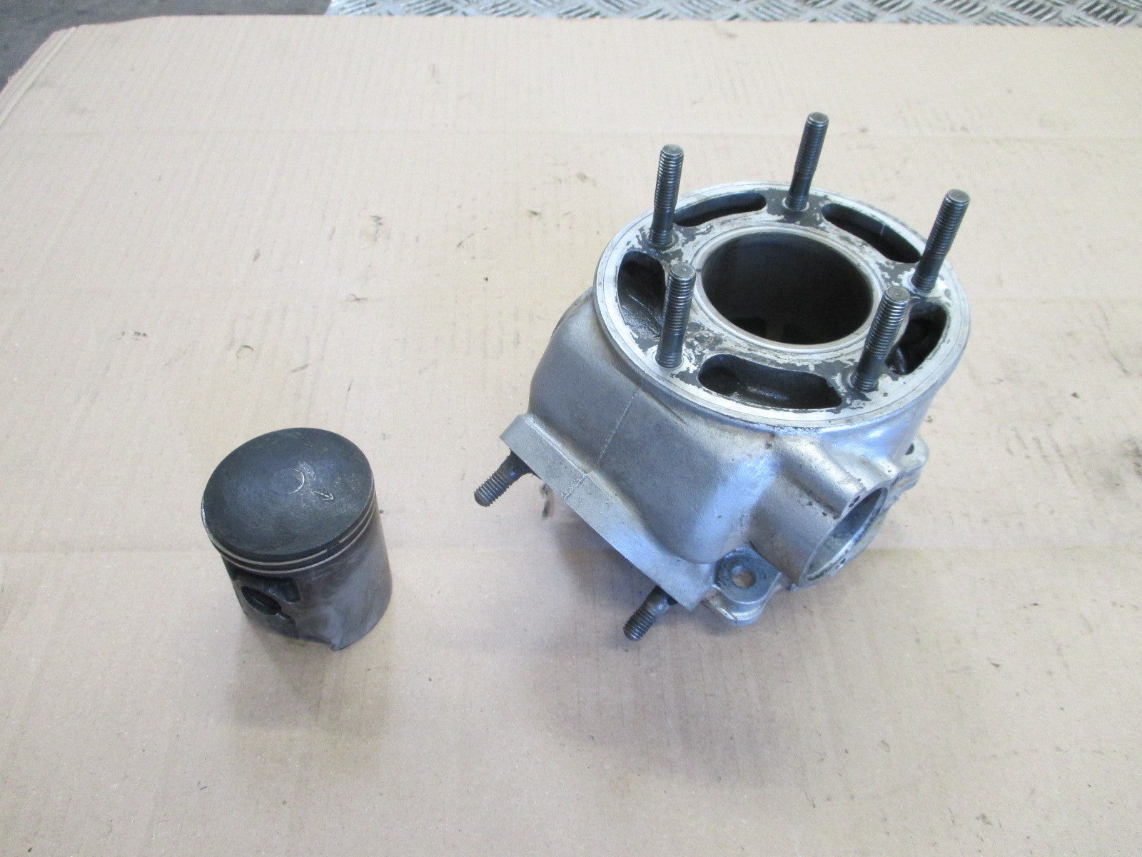 Cylindre / piston référence 3MB00 cote 56.00 mm pour Yamaha 125 DTR - DTRE