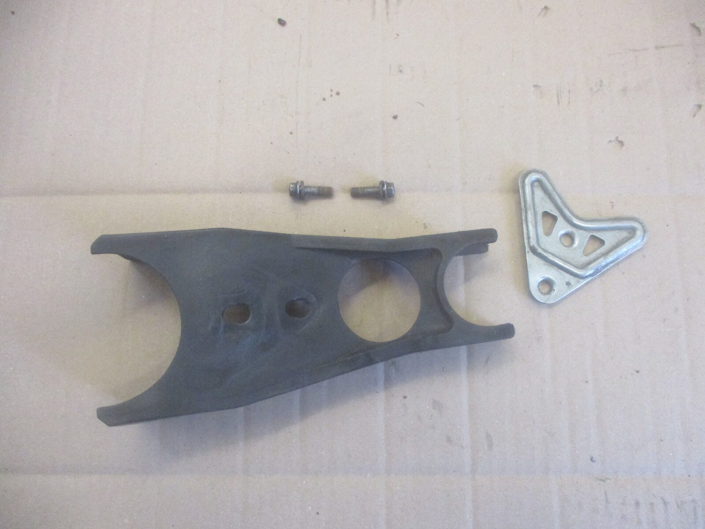 Patin de chaîne + fixation pour Yamaha 600 TTR - DJ01 - 1999